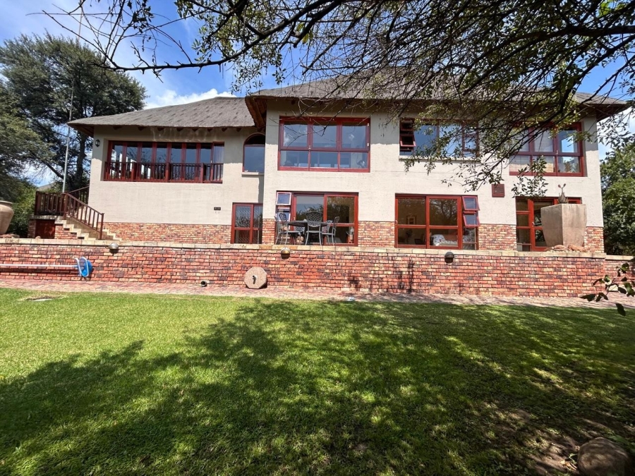5 Bedroom Property for Sale in Boschenvaal River Front Lodges Free State
